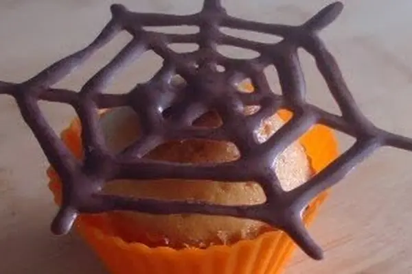 How to Make a Chocolate Spiders Web