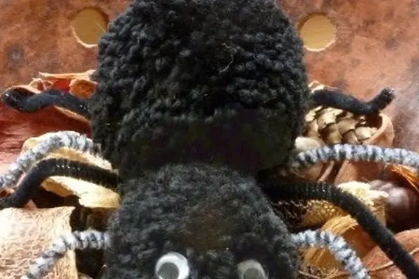 How to Make Spider Pom Poms
