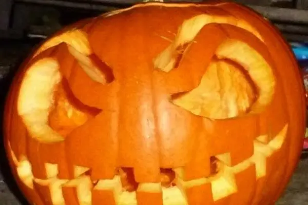 How to Hollow Out a Pumpkin for Halloween